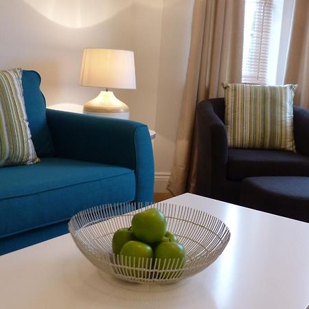 St Raphael House, City Centre Charming Apartments Basingstoke Ngoại thất bức ảnh